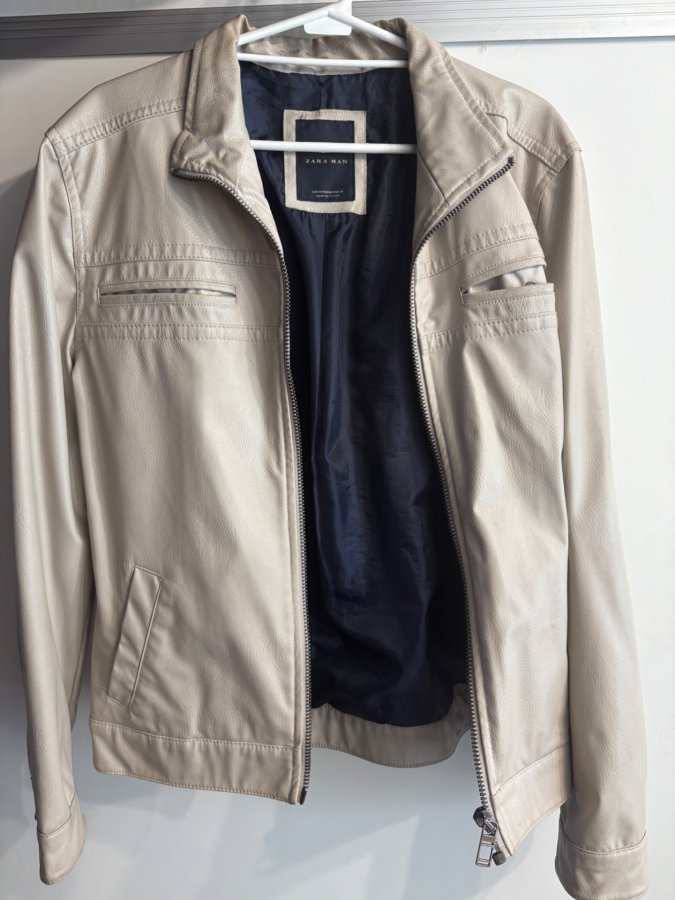 Campera eco cuero Zara