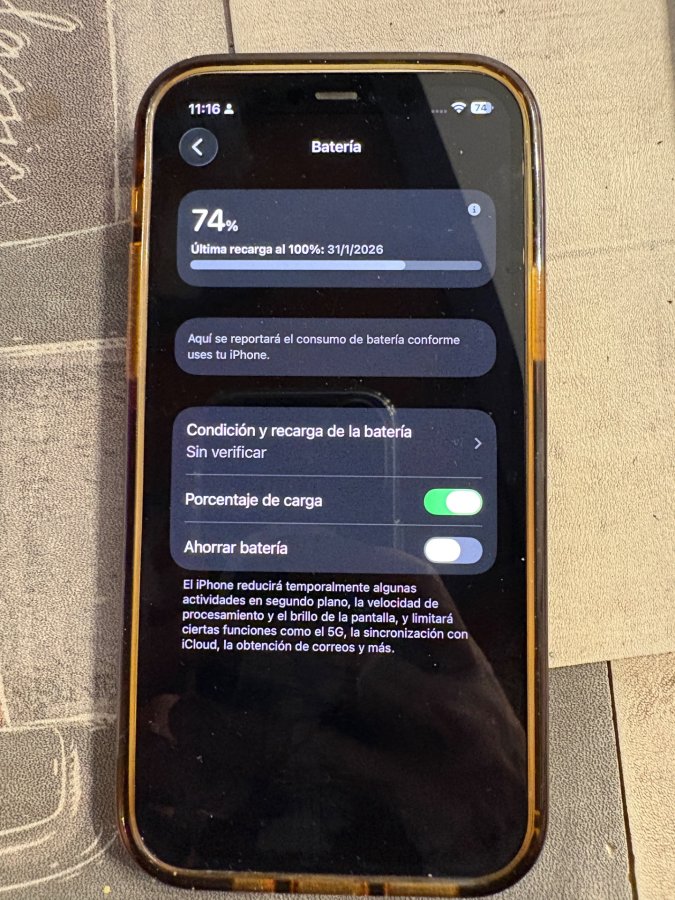 iPhone 12 con batería genérica recién cambiada para venta
