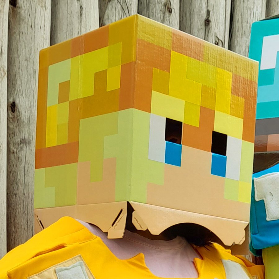 Máscara de Cabeza tipo Minecraft Mike Amarillo Oro My Armorcraft, foto 2 de 3