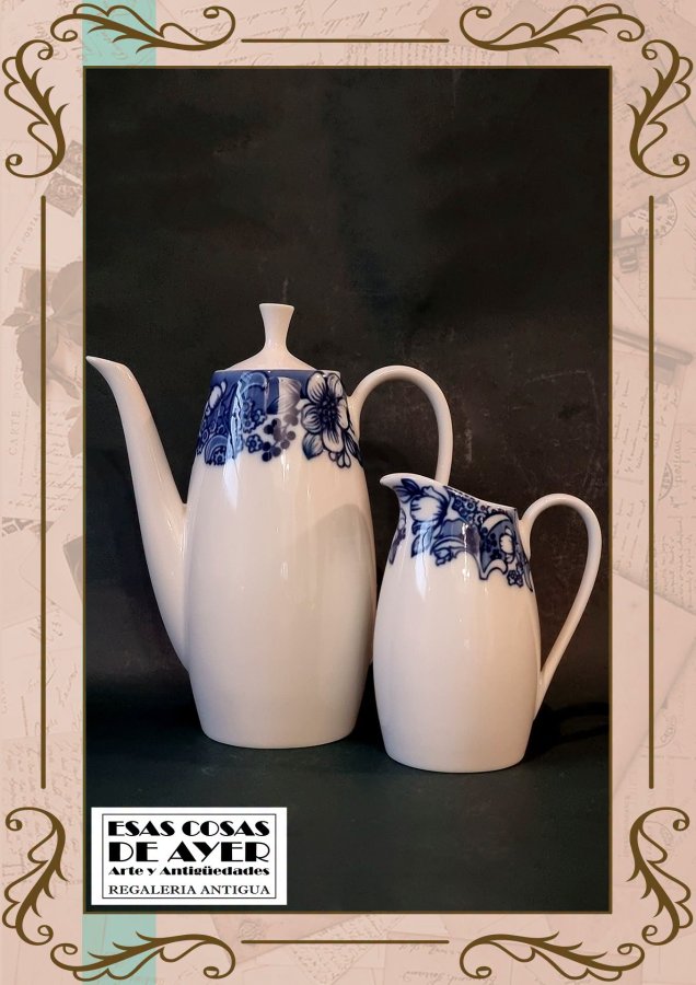 Cafetera y lechera Verbano blanca y azul