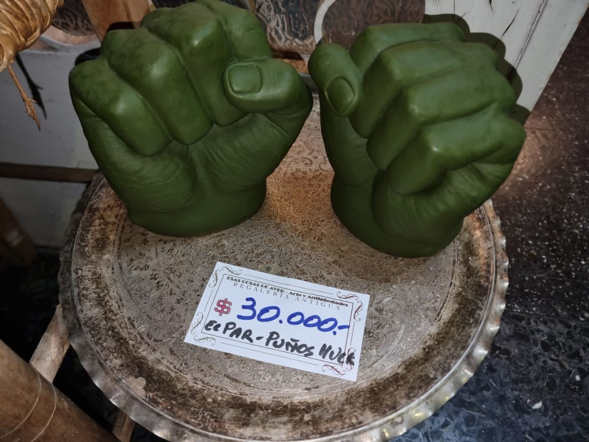 PAR DE PUÑOS DE HULK