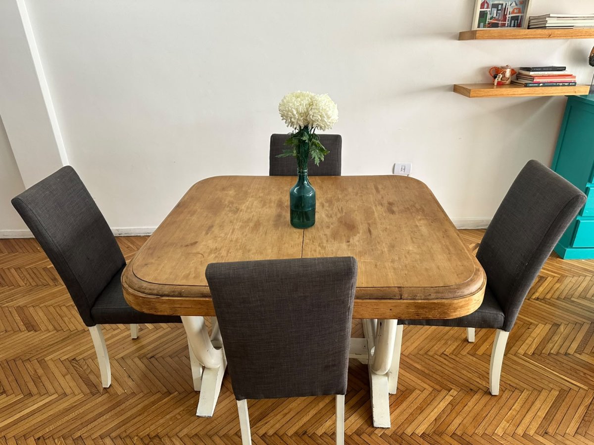 Mesa de Comedor de Madera – Excelente Estado