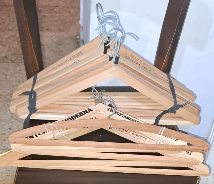 Perchas de Madera "Muy buen estado", foto 3 de 3