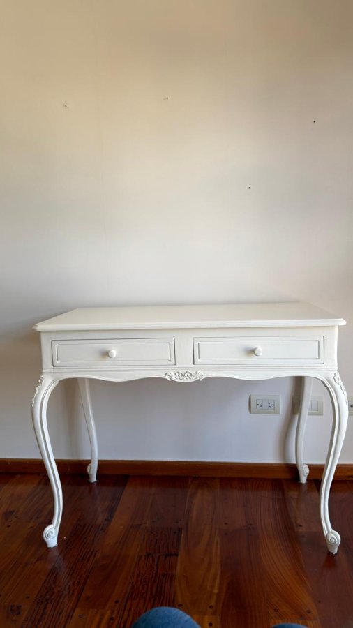 Dressoir / Tocador Luis XV Laqueado Blanco + Banqueta en Pana Roja - 2 Cajones - Impecable