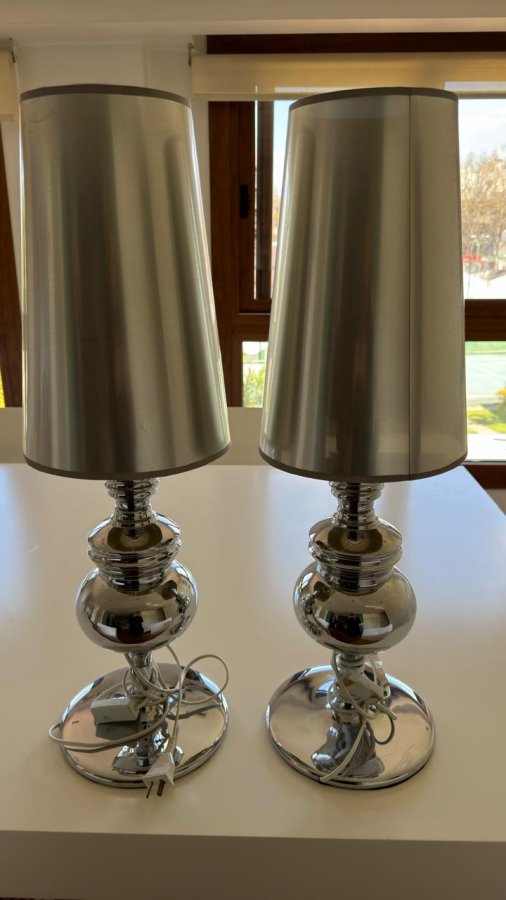 Par de Lámparas de Mesa Veladores Cromadas con Pantalla Plata - Modernas - Impecables