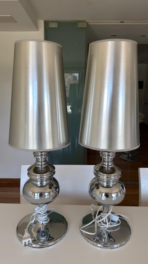 Par de Lámparas de Mesa Veladores Cromadas con Pantalla Plata - Modernas - Impecables, foto 2 de 2