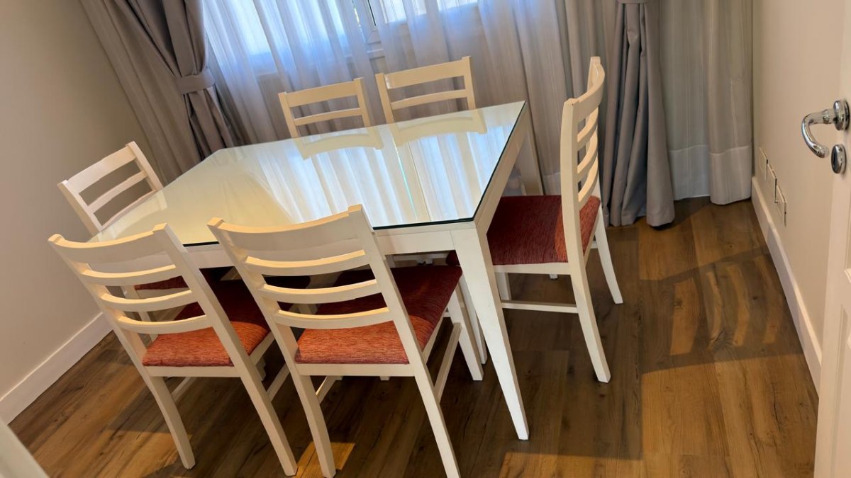 Juego Comedor Laqueado Blanco Macizo 1,40x0,90 + 6 Sillas Tapizadas + Vidrio 10mm Templado - A Medida, foto 2 de 3