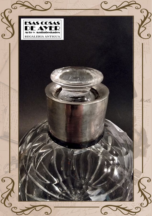 Antiguo perfumero de cristal y tapa de plata, foto 2 de 3
