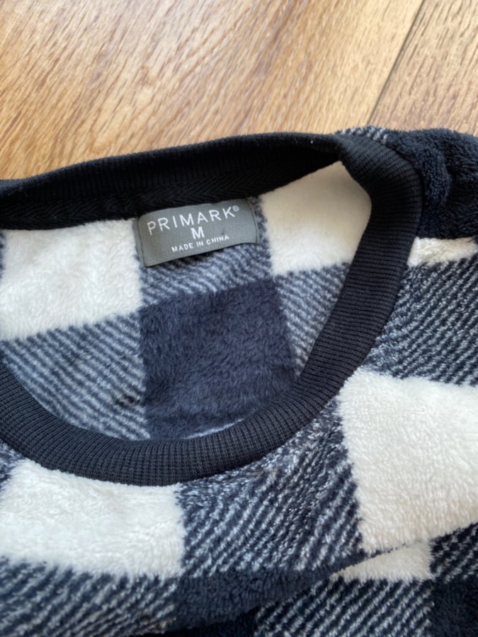 Nuevo Pijama de felpa para hombre. Talle M, foto 3 de 3