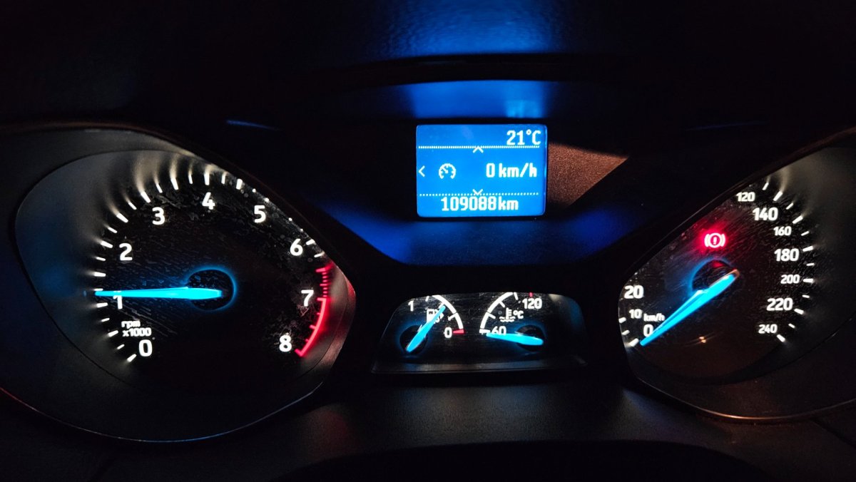 Auto Ford Focus 1.6 full, foto 3 de 3