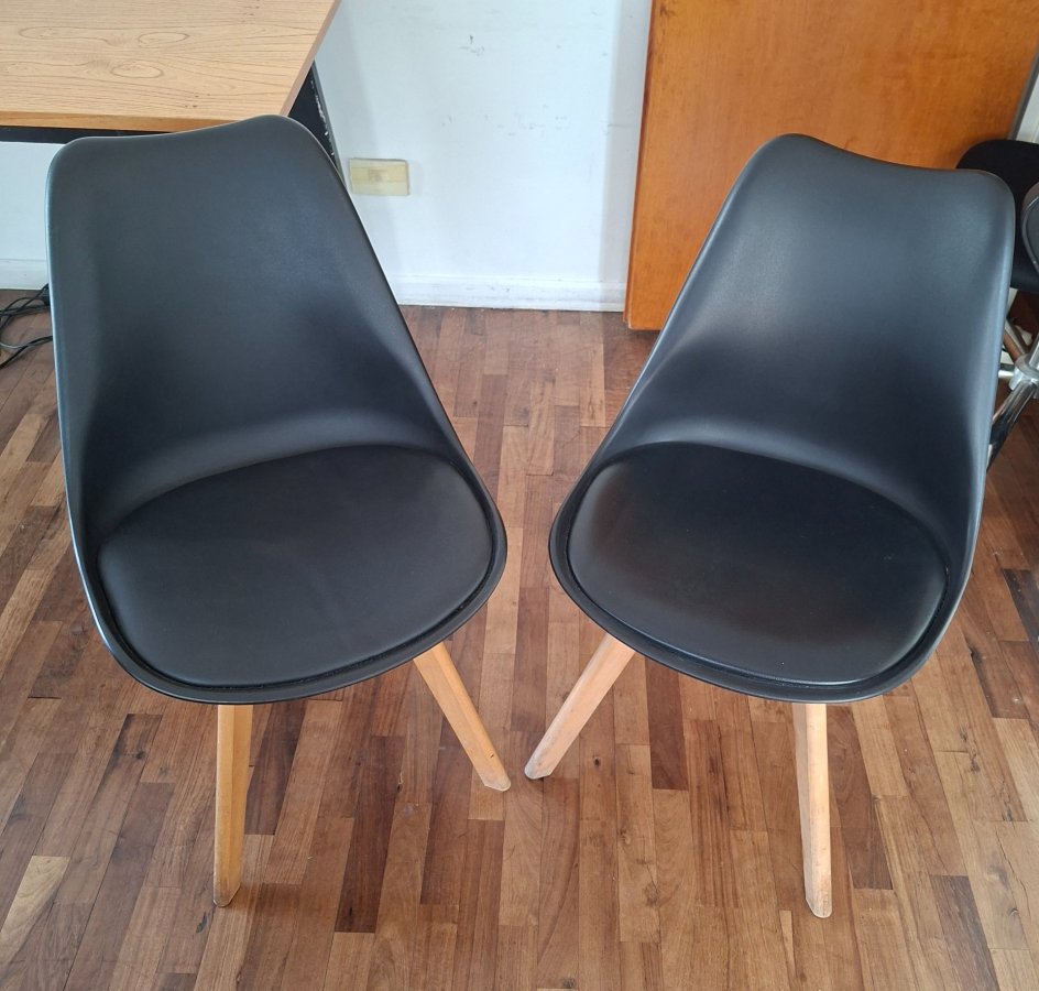 LIQUIDO POR MUDANZA - Mesa de Comedor + 2 sillas de regalo, foto 2 de 2