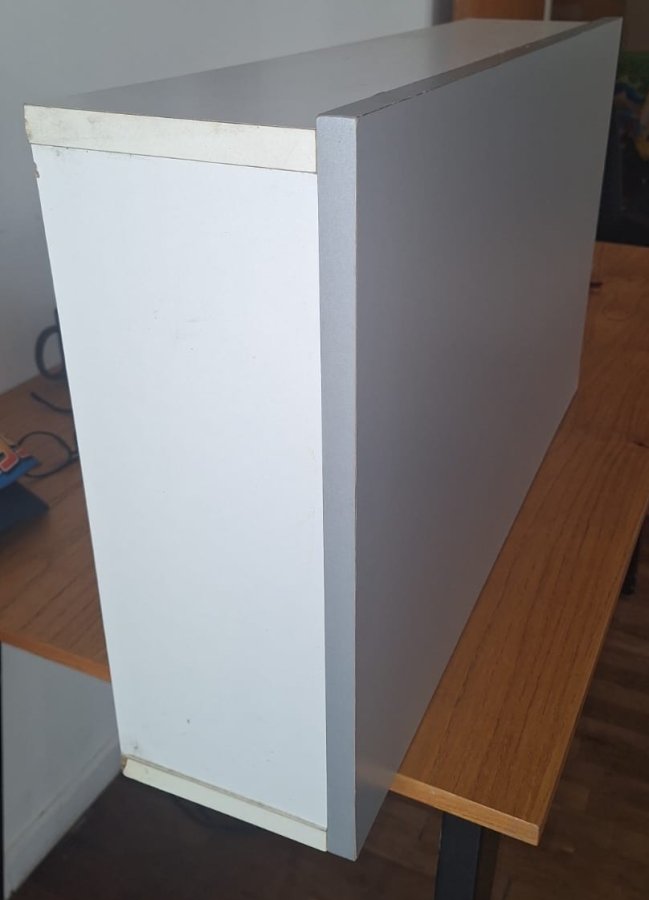 EN VENTA POR MUDANZA - Escritorio flotante plegable, foto 3 de 3