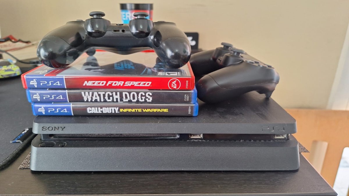 PLAY STATION 4