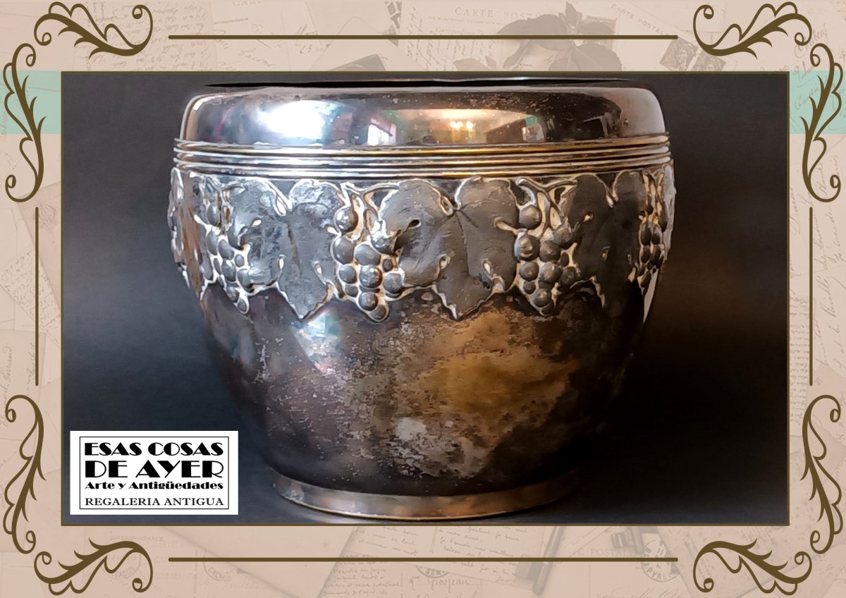 Magnifico portamacetas en peltre Art Nouveau Kayser